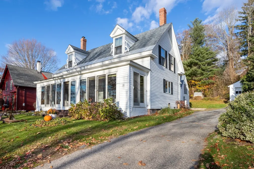 21 Old Ferry Lane Kittery ME 03904
