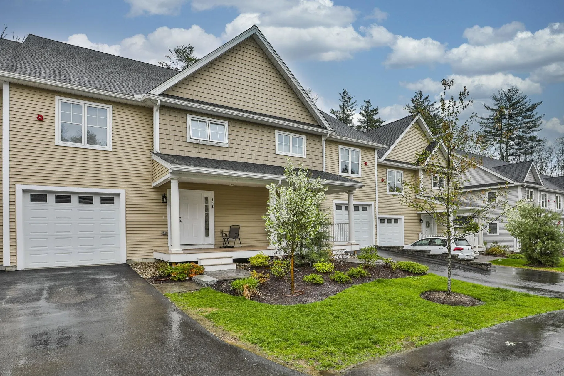 238 Woodview Way Manchester NH 03102