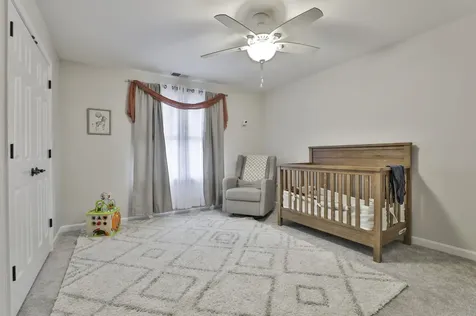 238 Woodview Way Manchester NH 03102