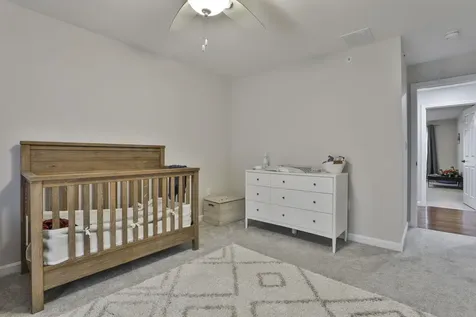 238 Woodview Way Manchester NH 03102