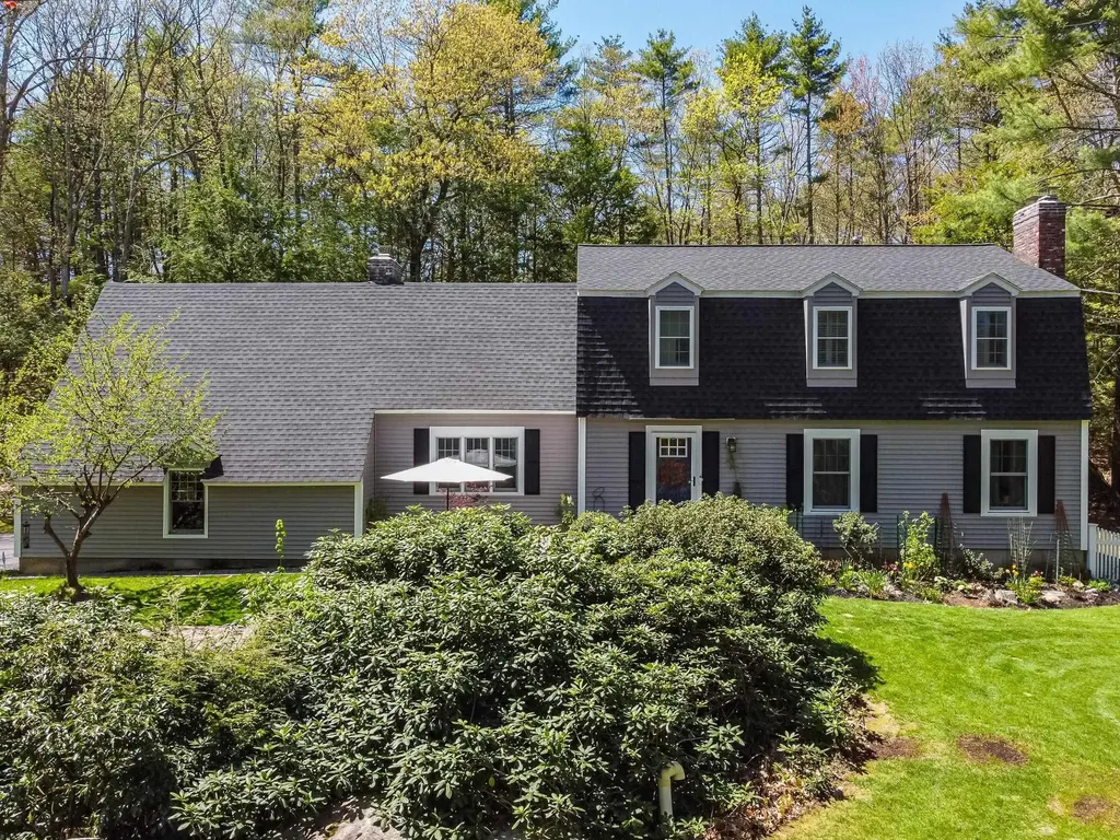 10 Greenbriar Lane Amherst NH 03031