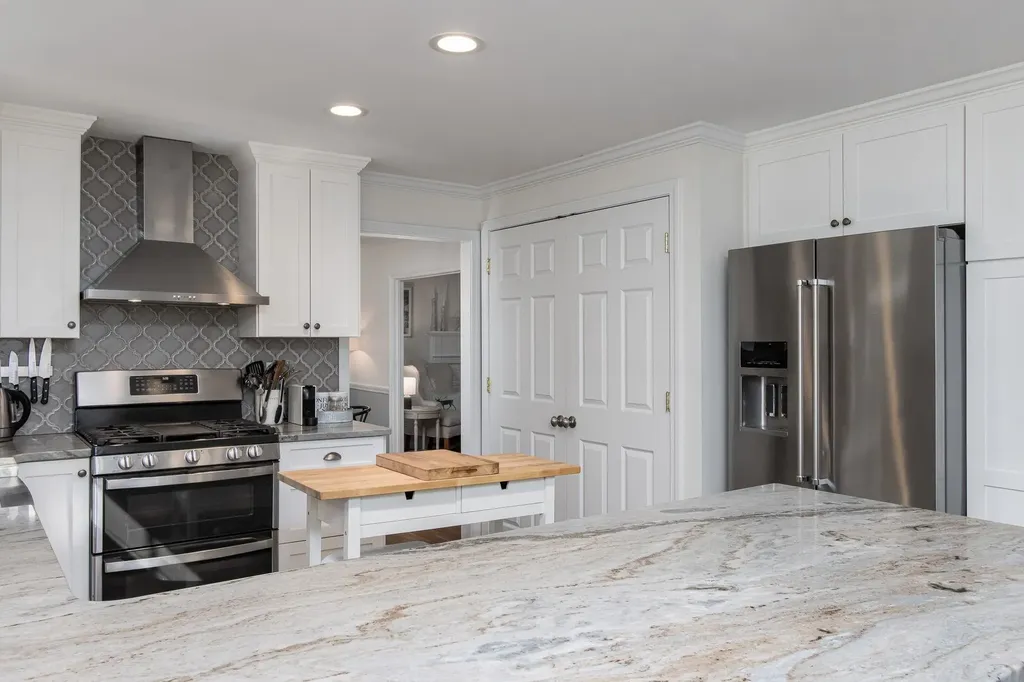 10 Greenbriar Lane Amherst NH 03031