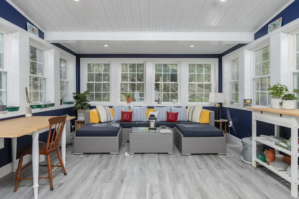 10 Greenbriar Lane Amherst NH 03031