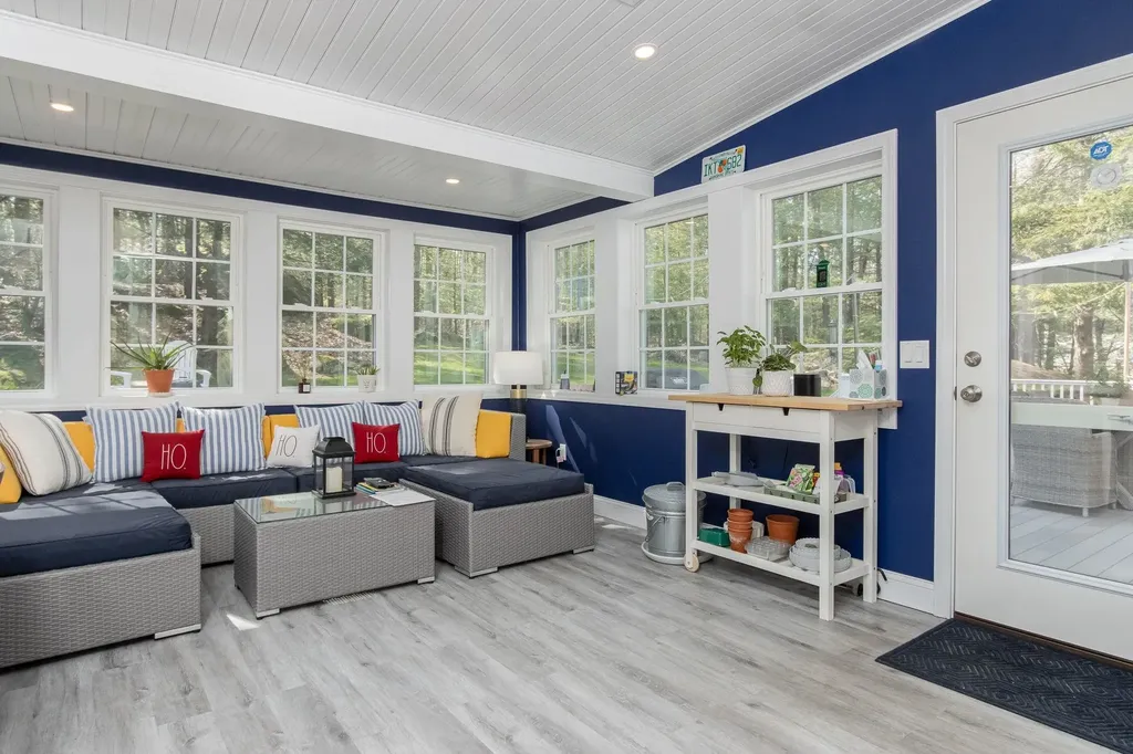 10 Greenbriar Lane Amherst NH 03031