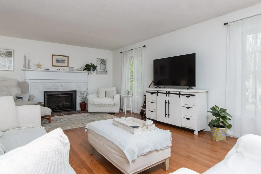 10 Greenbriar Lane Amherst NH 03031