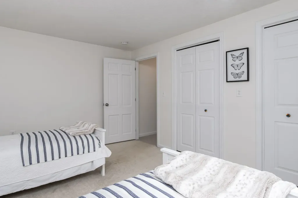 10 Greenbriar Lane Amherst NH 03031