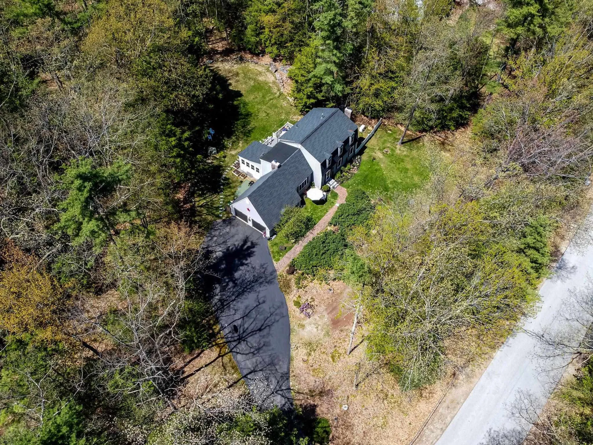 10 Greenbriar Lane Amherst NH 03031