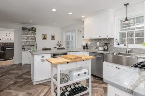 10 Greenbriar Lane Amherst NH 03031