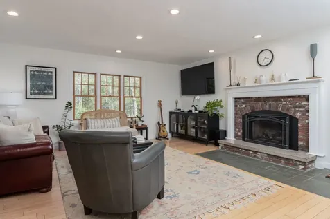 10 Greenbriar Lane Amherst NH 03031