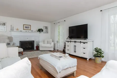 10 Greenbriar Lane Amherst NH 03031