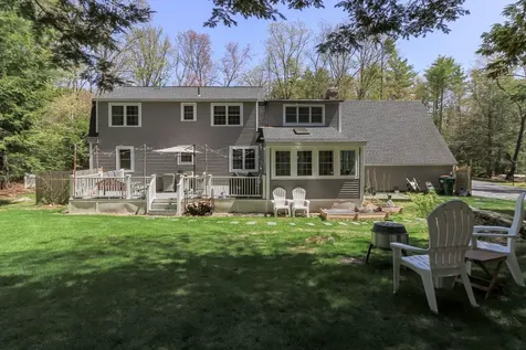 10 Greenbriar Lane Amherst NH 03031