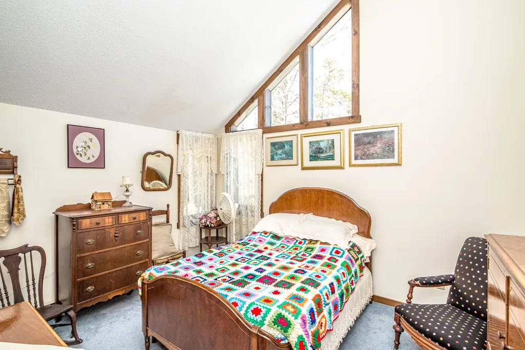 26 Private West 4 Maidstone VT 05905