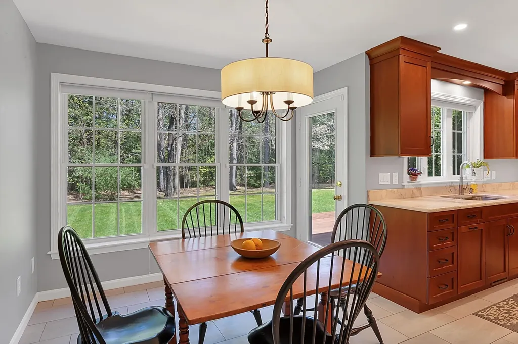 5 Mosswood Circle Amherst NH 03031