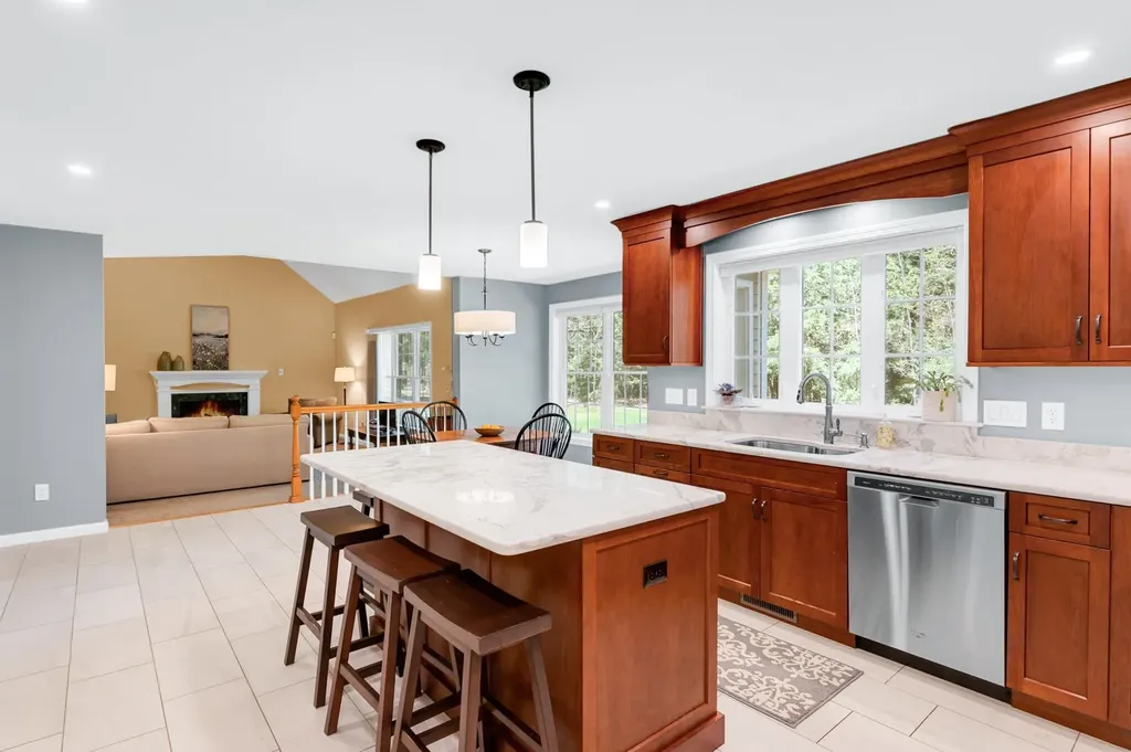 5 Mosswood Circle Amherst NH 03031