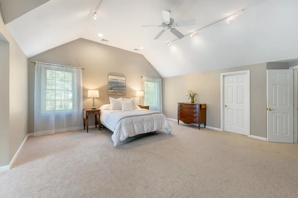 5 Mosswood Circle Amherst NH 03031