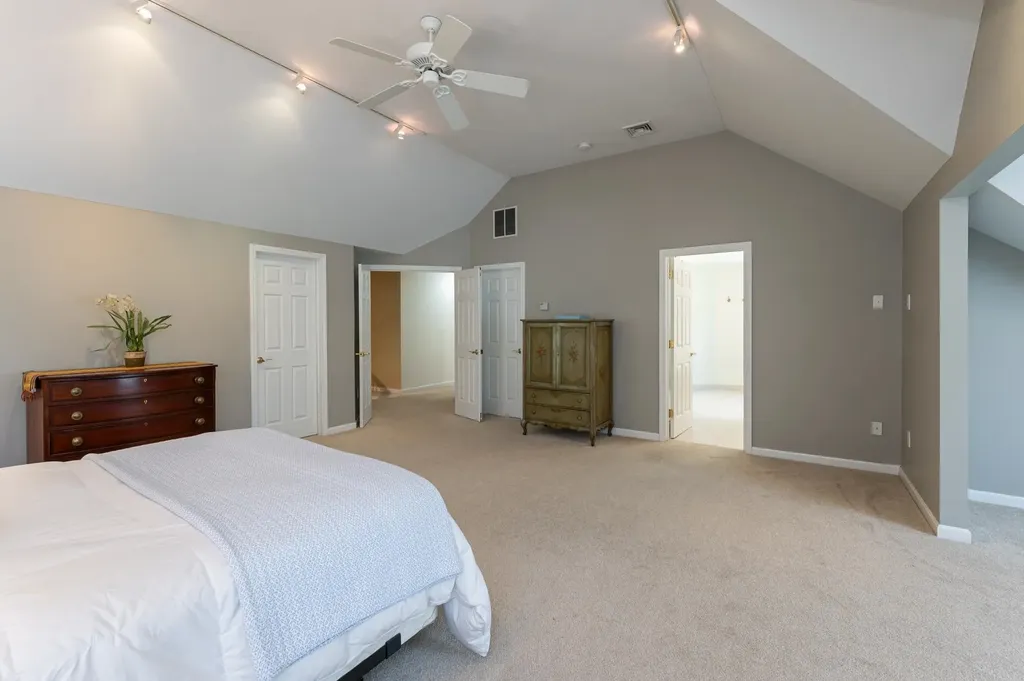 5 Mosswood Circle Amherst NH 03031