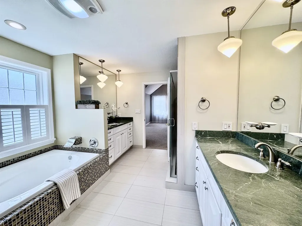 5 Mosswood Circle Amherst NH 03031