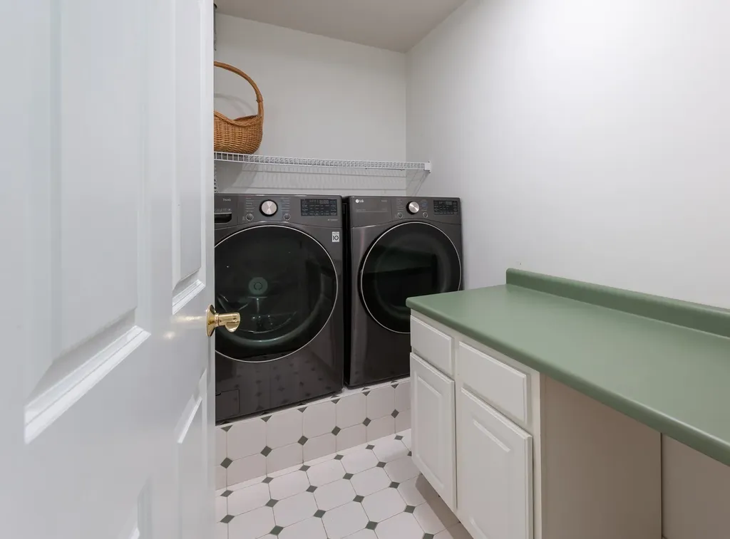 5 Mosswood Circle Amherst NH 03031