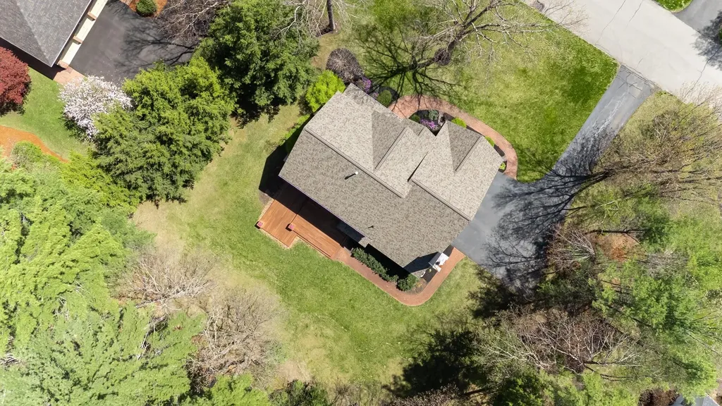 5 Mosswood Circle Amherst NH 03031