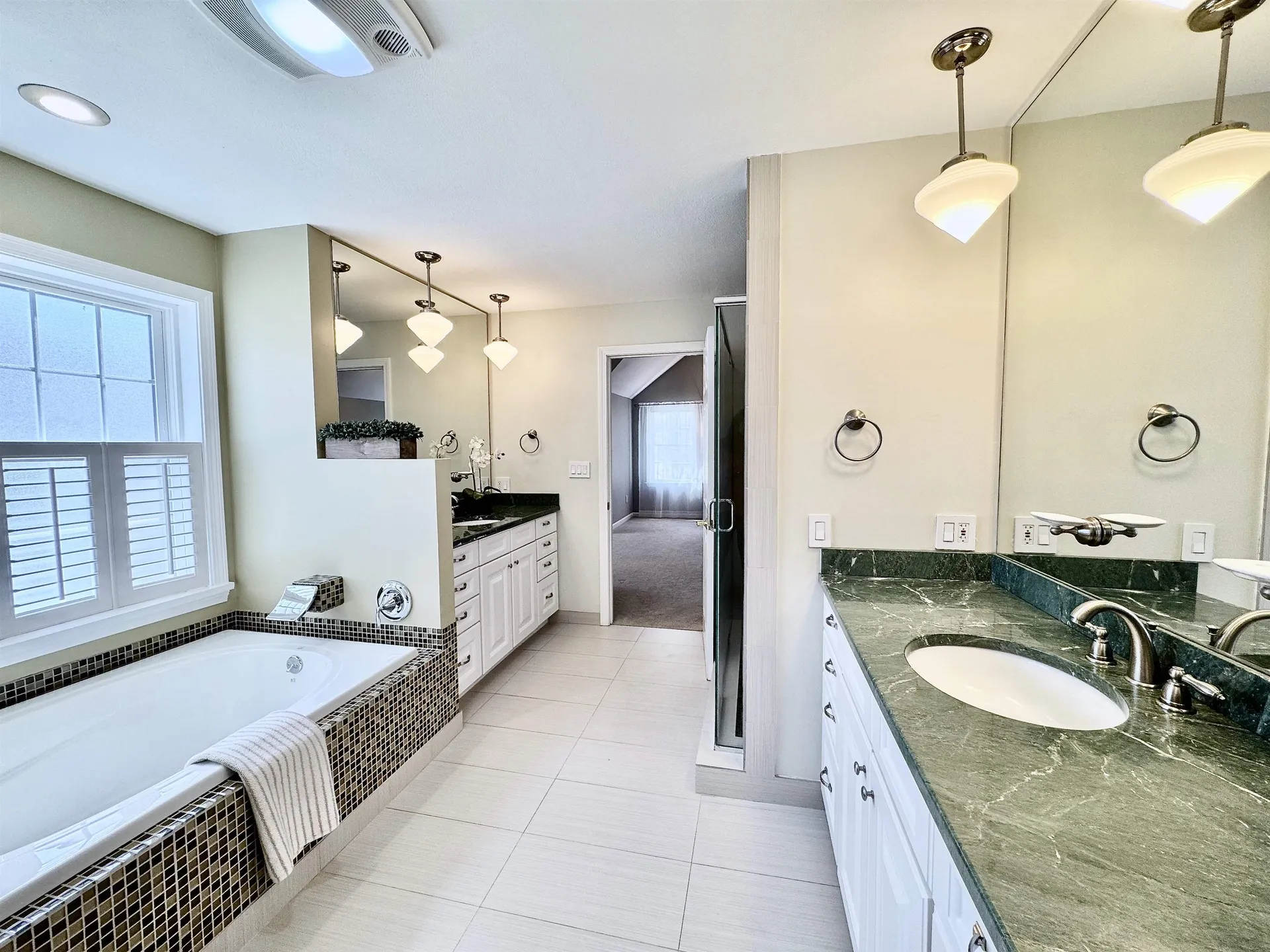 5 Mosswood Circle Amherst NH 03031