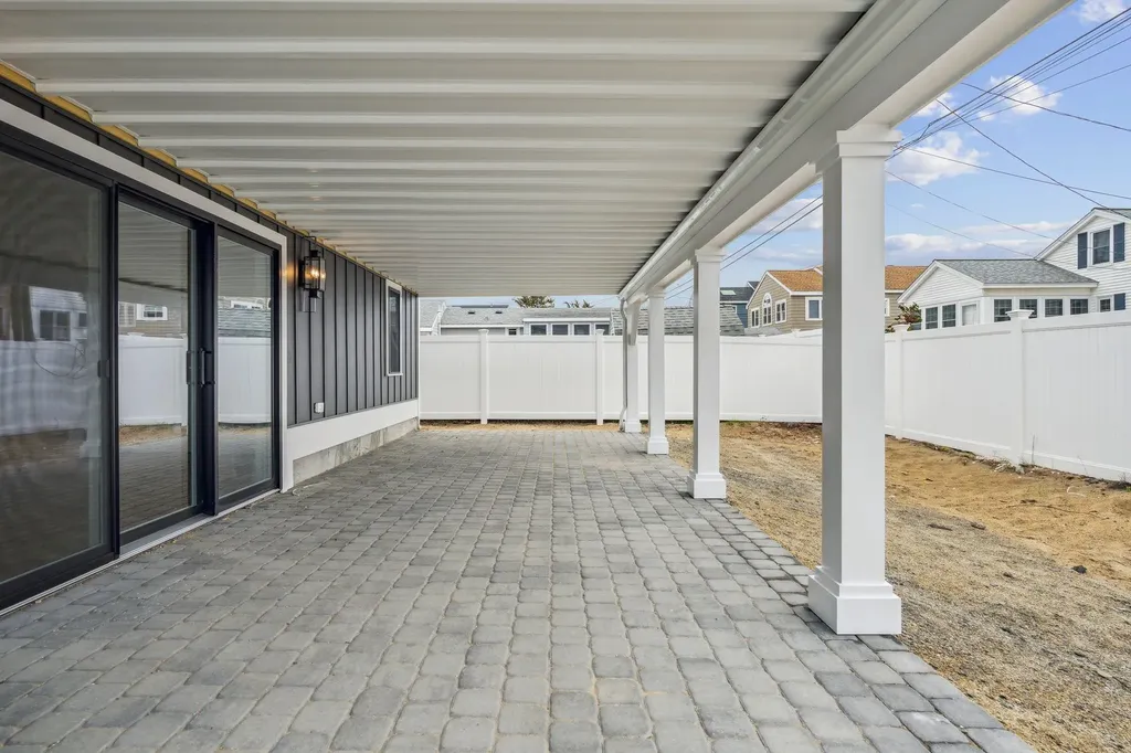 172 Tilton Street Seabrook NH 03874