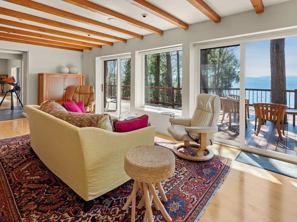 25 Oakledge Drive Burlington VT 05401