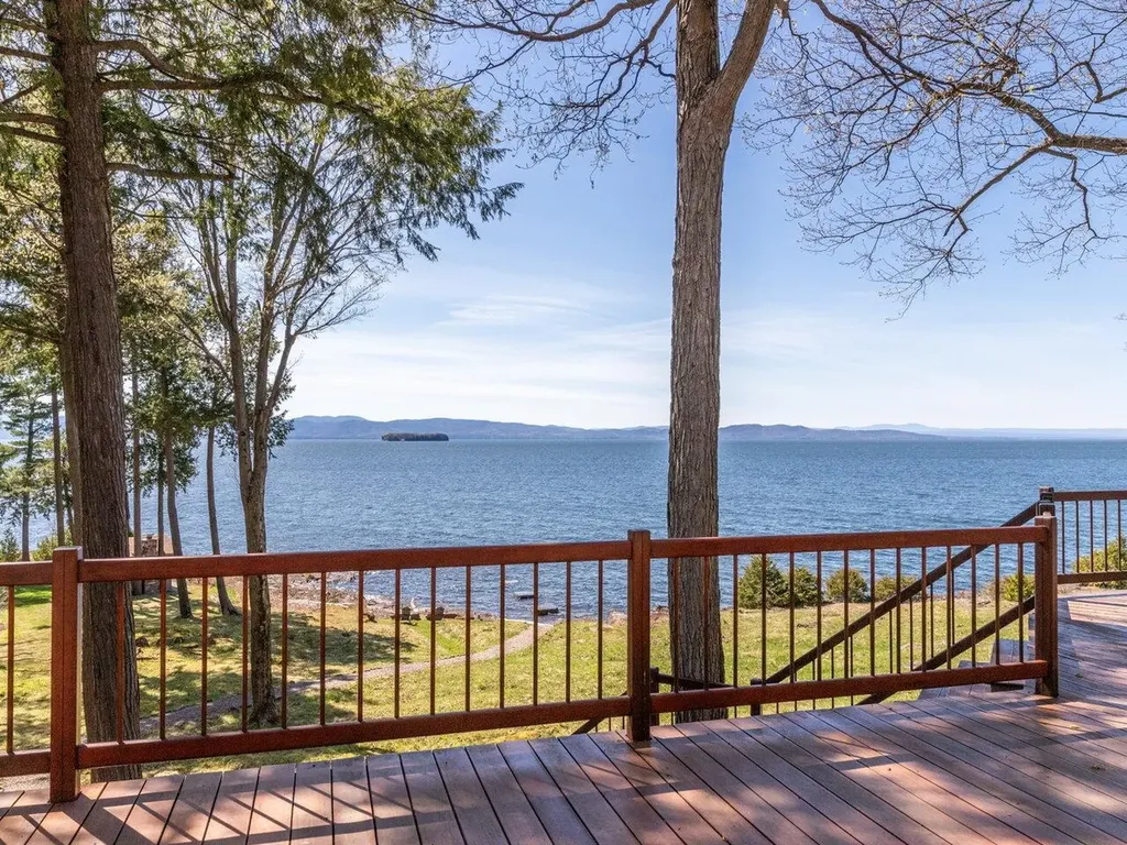 25 Oakledge Drive Burlington VT 05401