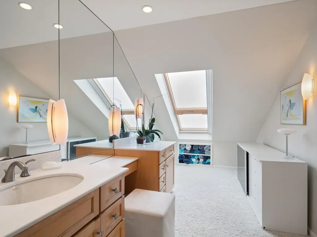 25 Oakledge Drive Burlington VT 05401