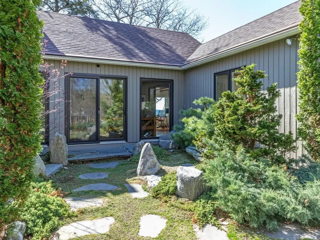 25 Oakledge Drive Burlington VT 05401