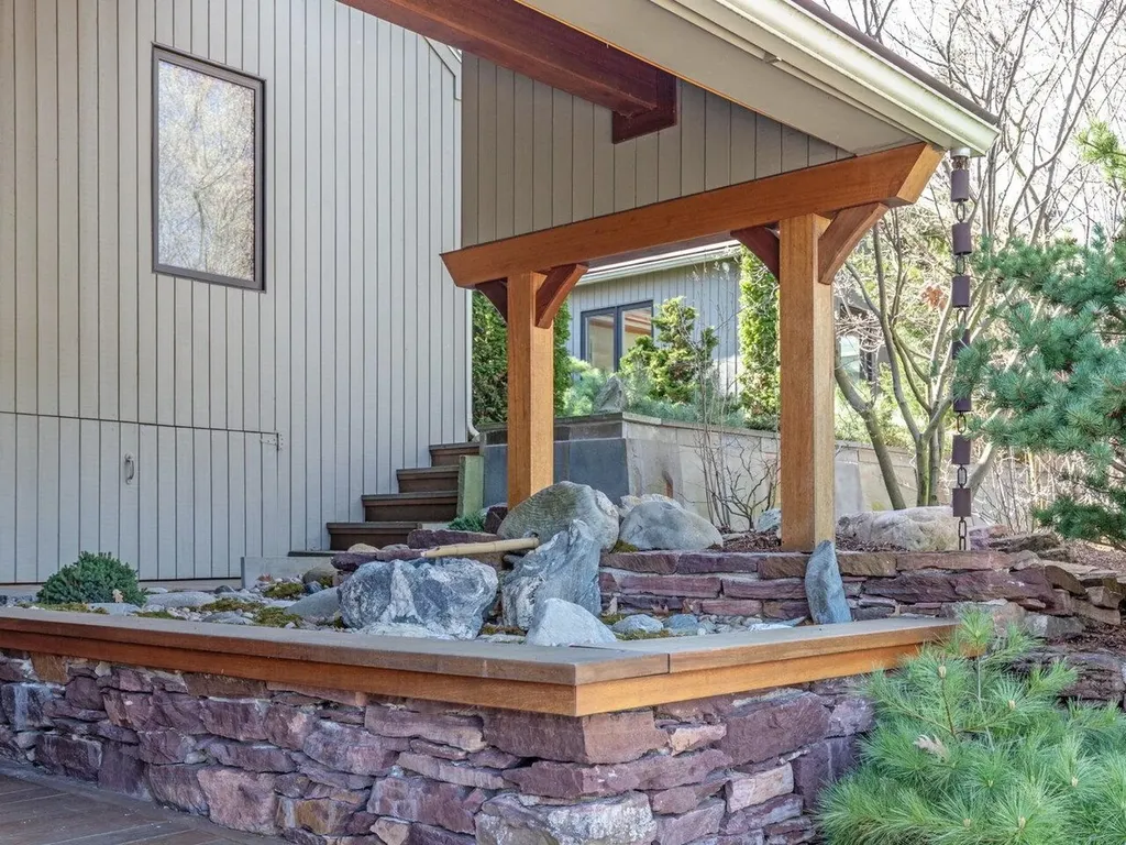 25 Oakledge Drive Burlington VT 05401