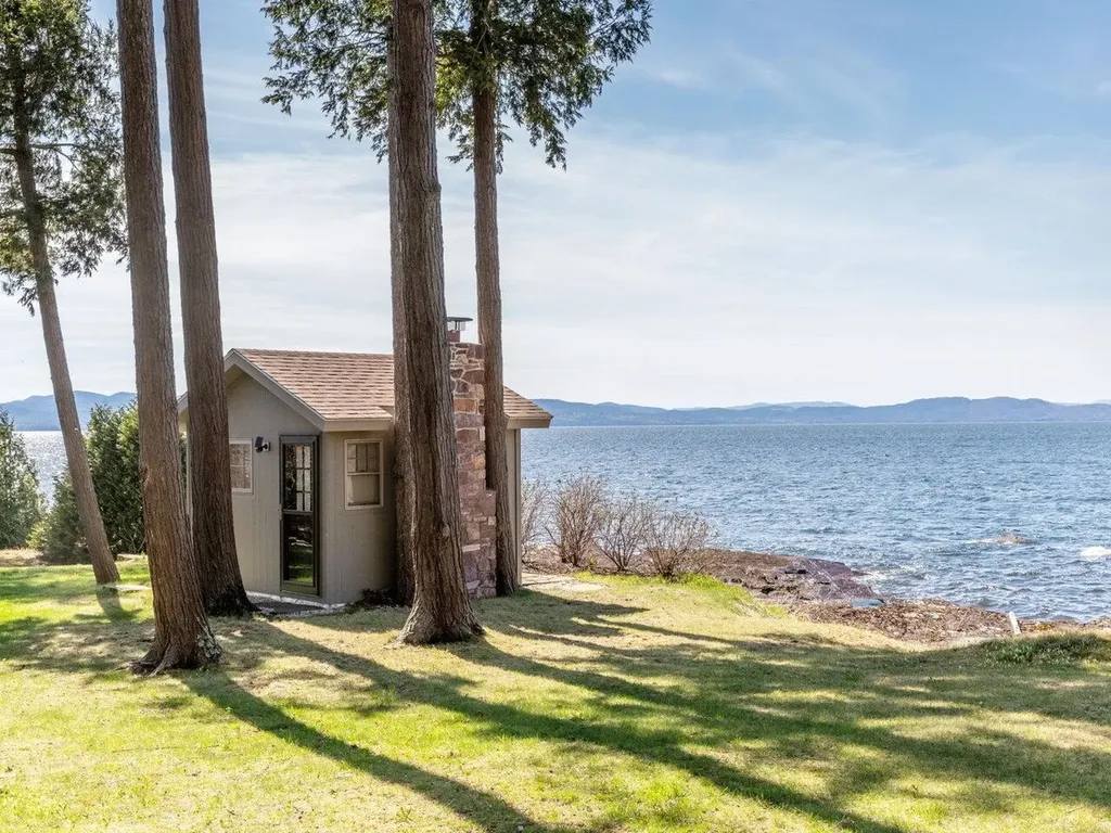 25 Oakledge Drive Burlington VT 05401