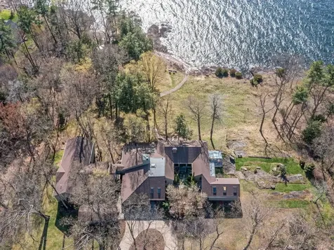 25 Oakledge Drive Burlington VT 05401