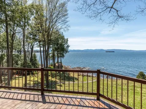 25 Oakledge Drive Burlington VT 05401