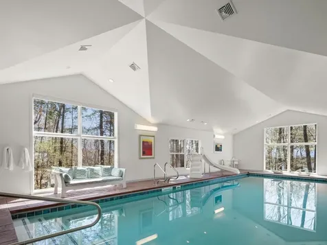 25 Oakledge Drive Burlington VT 05401