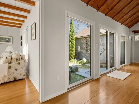 25 Oakledge Drive Burlington VT 05401