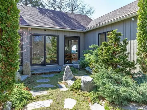 25 Oakledge Drive Burlington VT 05401