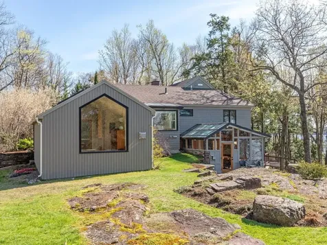 25 Oakledge Drive Burlington VT 05401