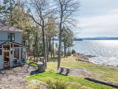 25 Oakledge Drive Burlington VT 05401