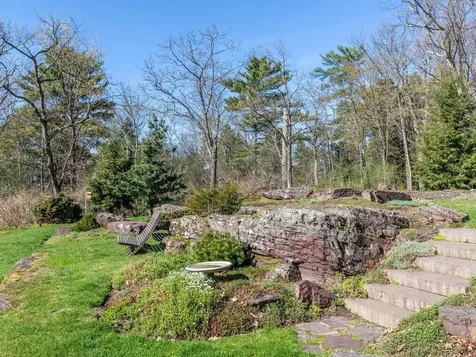 25 Oakledge Drive Burlington VT 05401