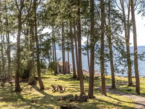 25 Oakledge Drive Burlington VT 05401