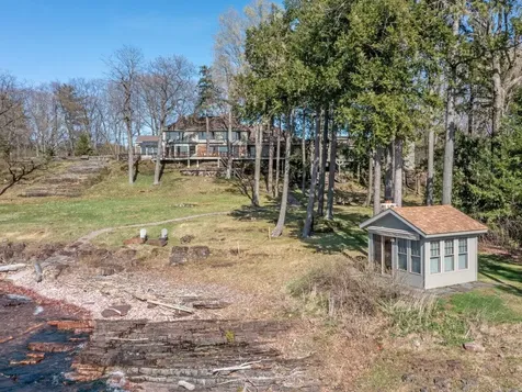 25 Oakledge Drive Burlington VT 05401