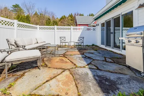 28 Stonehurst Common Hanover NH 03755