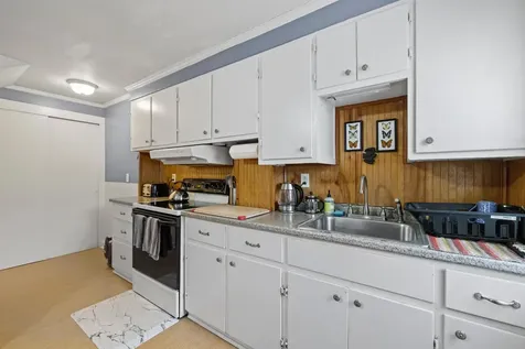 23-25 Cedar Street Newmarket NH 03857
