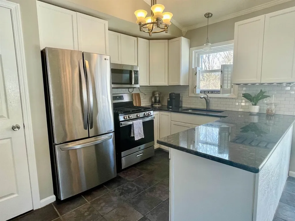 67 Gantry Street Manchester NH 03103