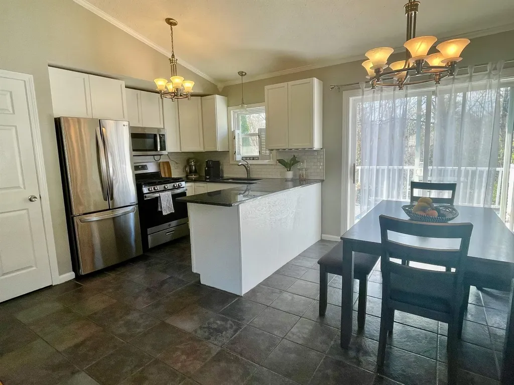 67 Gantry Street Manchester NH 03103