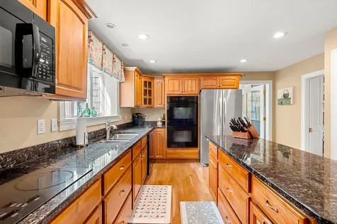 8 Palis Drive Salisbury MA 01952