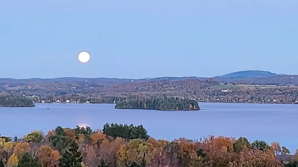 4647 Lake Road Newport Town VT 05857