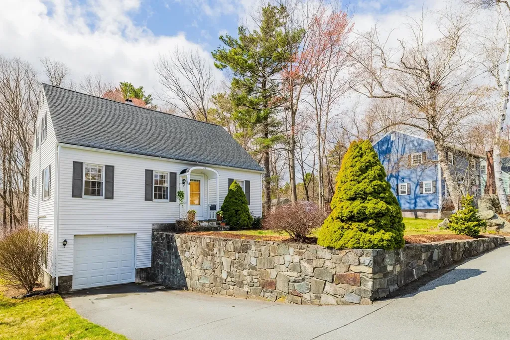 26 Hough Street Lebanon NH 03766