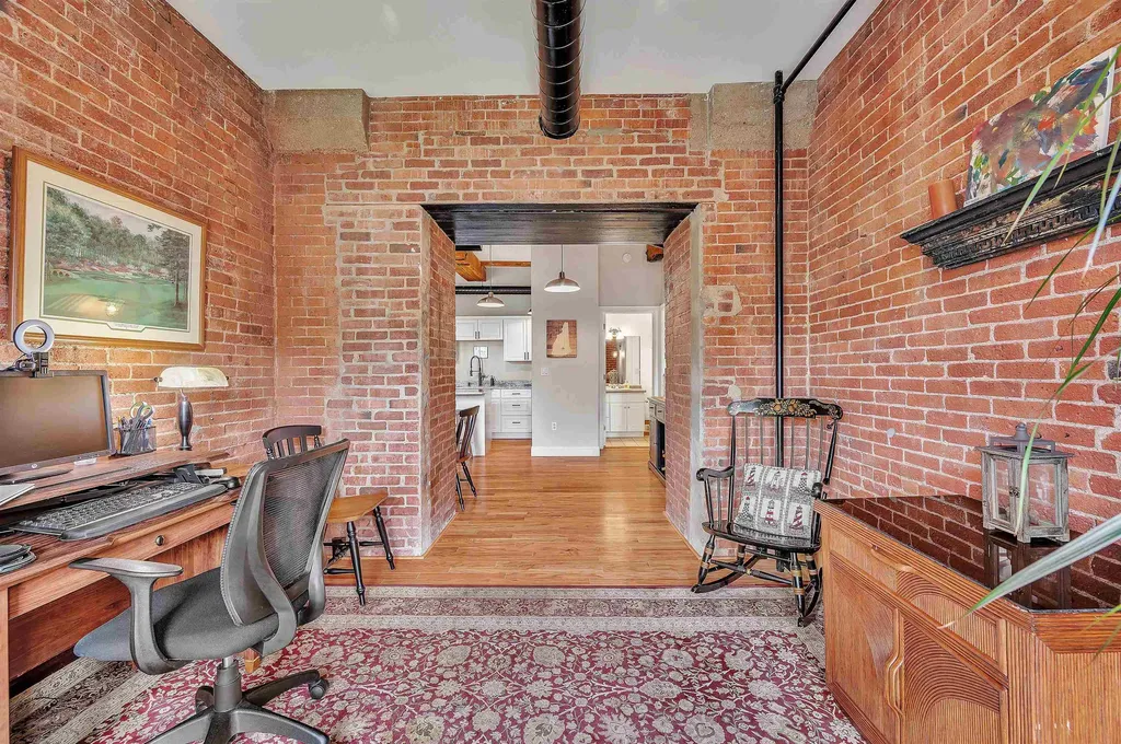 6 Bay Road Newmarket NH 03857