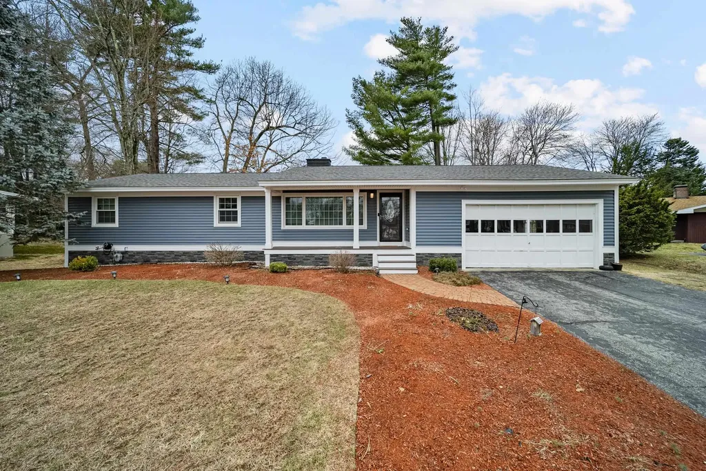 12 Franconia Drive Nashua NH 03063
